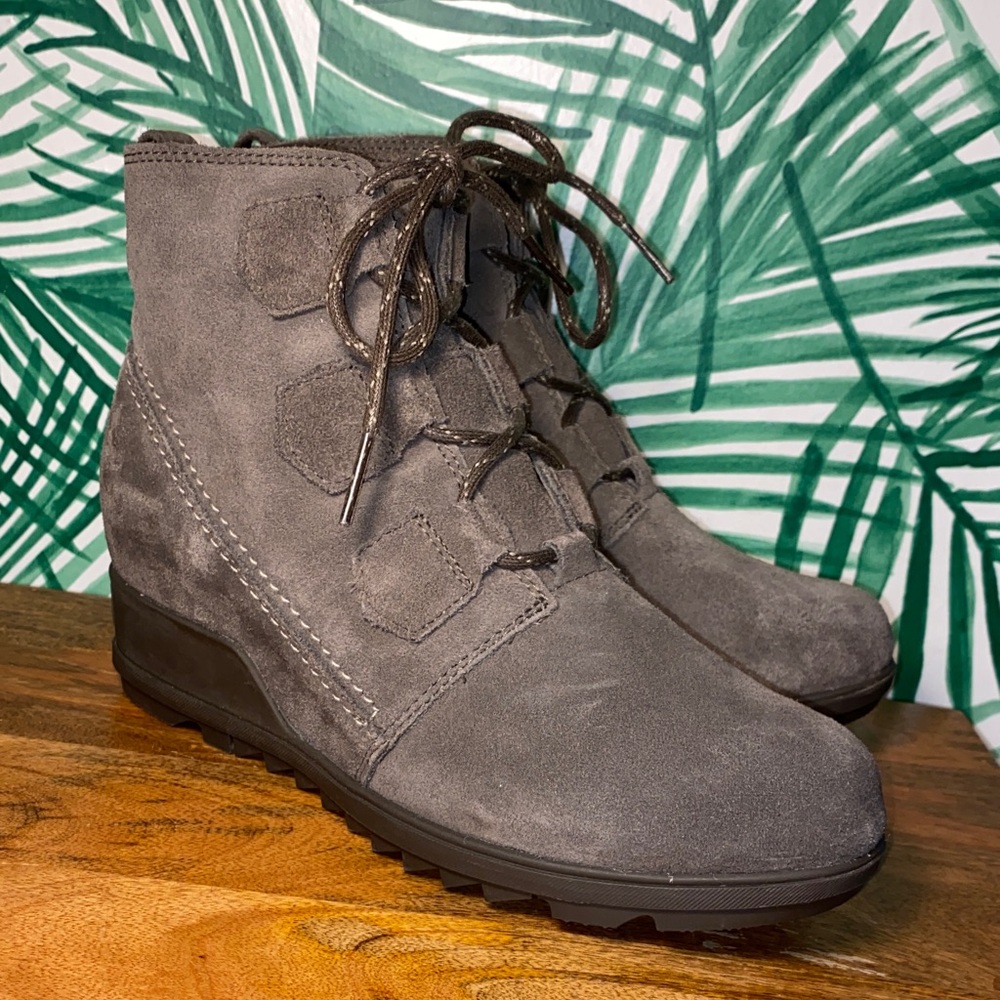 Sorel Gray Suede Lace Up Wedge Boots Women’s 10.5
